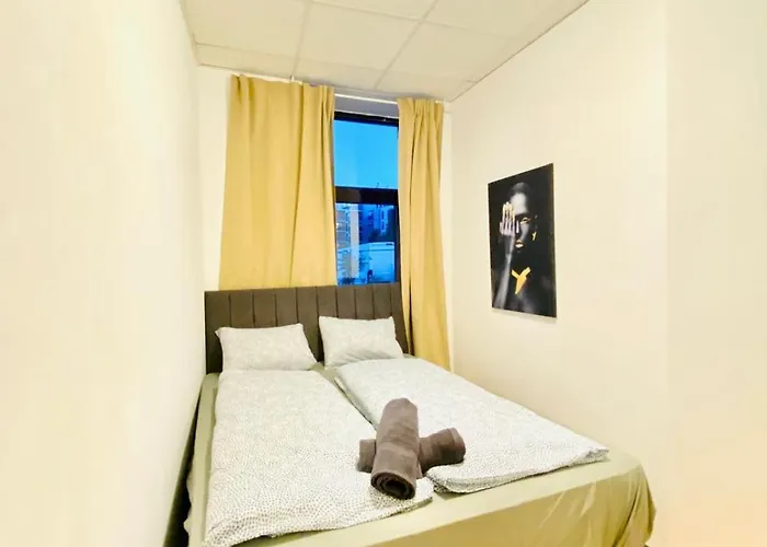 Apartman Quiet Well-connected Area Comfy 3br